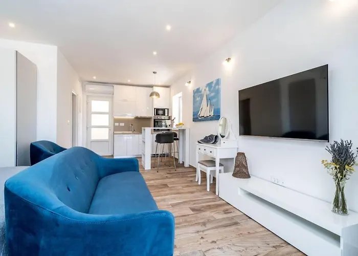 아파트 Corallium Blue 포메나