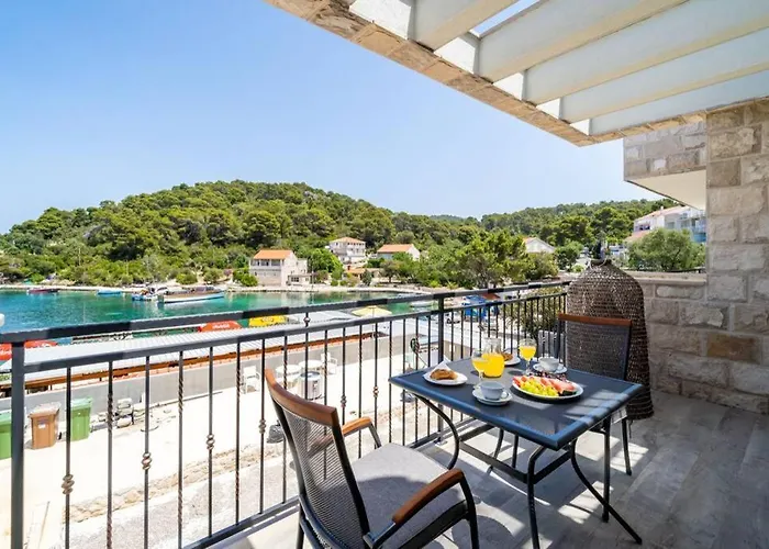 아파트 Corallium Blue 포메나