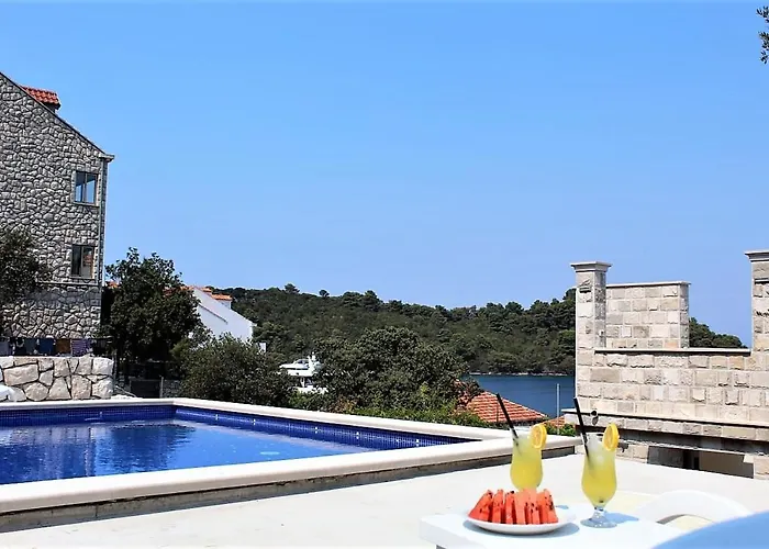 Corallium Blue 아파트 포메나